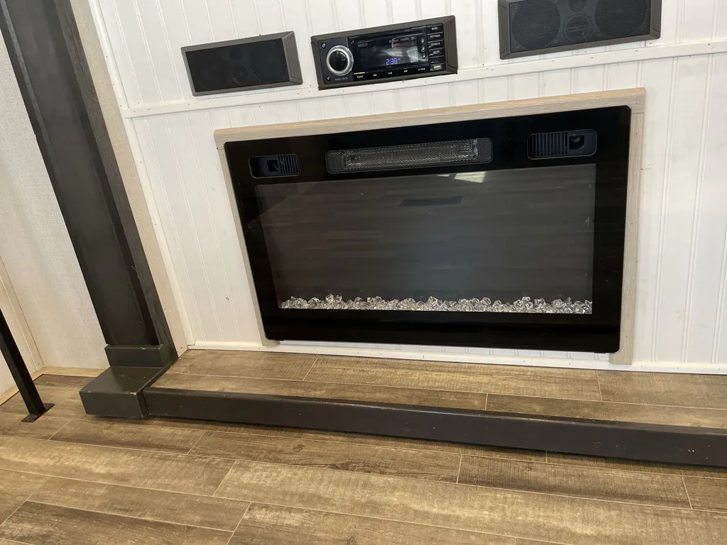 2023 Keystone Avalanche 390DS, Photos photo 23