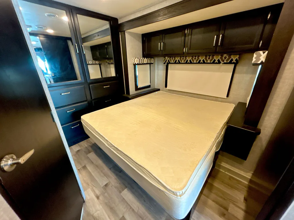 2022 Entegra Coach Vision 27A, Photos photo 15