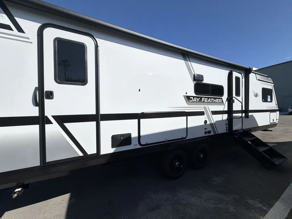 2027 Jayco Jay Feather 29BHB, Photos photo 10