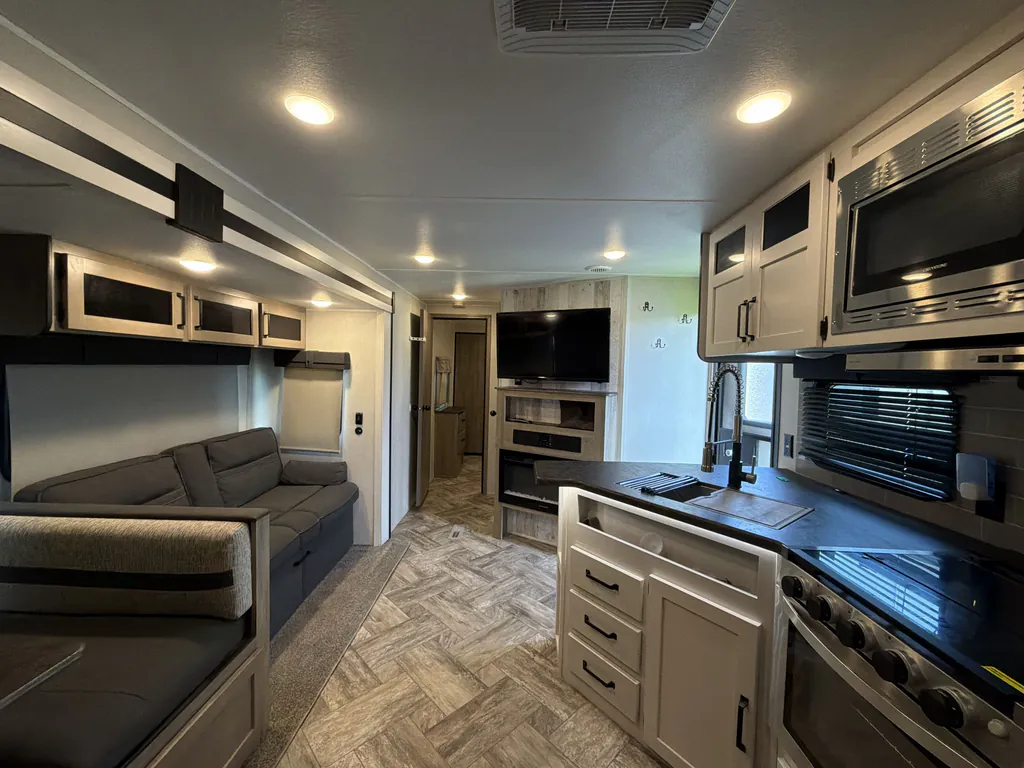 2023 Forest River Puma 32BHQS, Photos photo 10