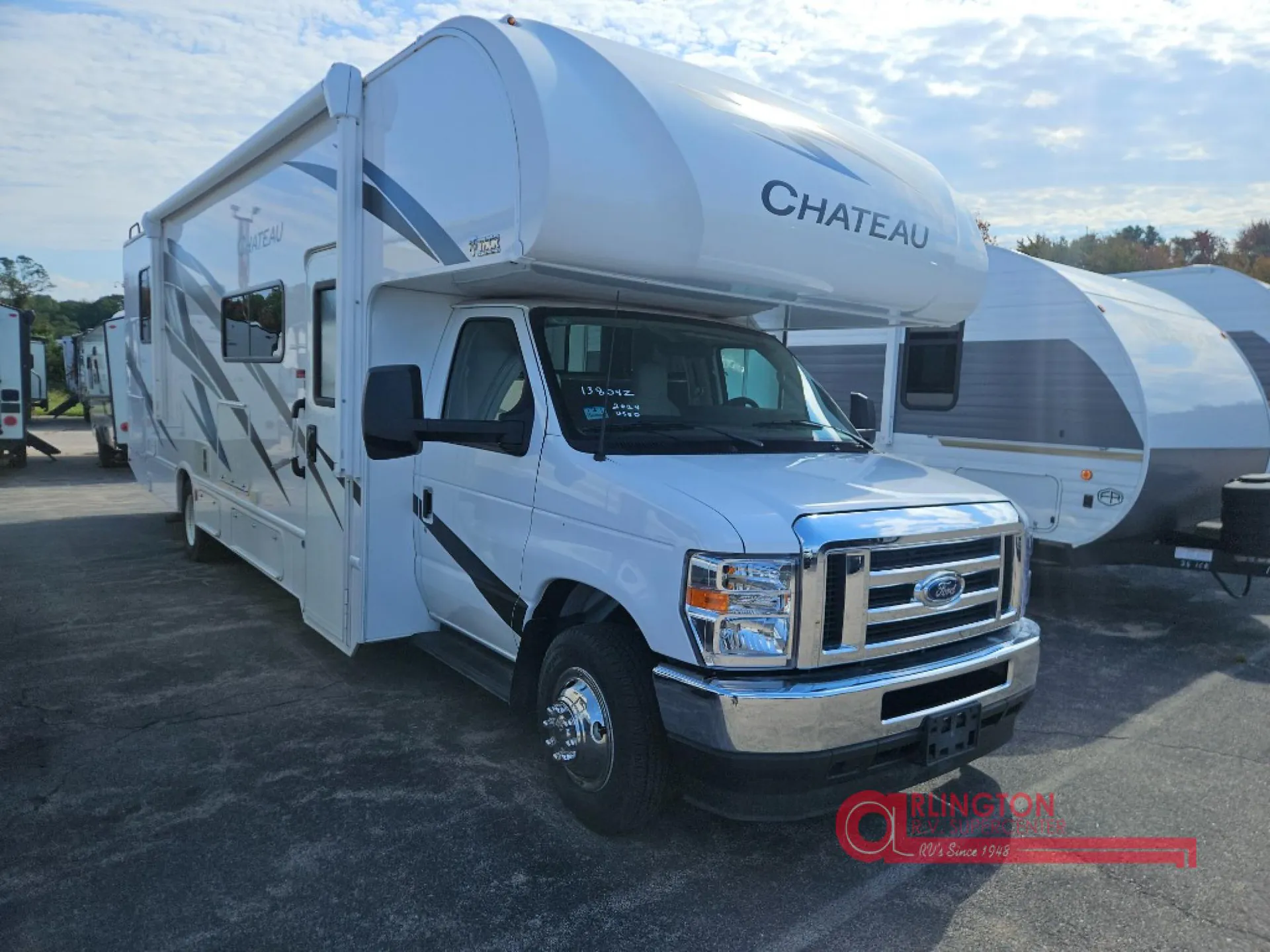 2024 Thor Motor Coach Chateau 31MV - Photo 2