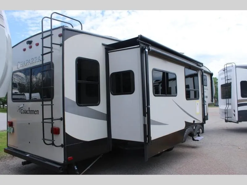2018 Coachmen Chaparral 336TSI - Photo 4
