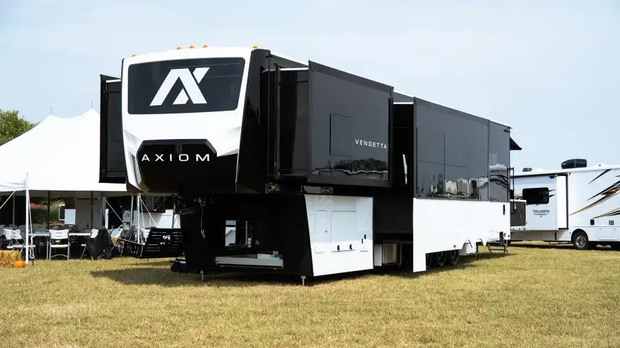 Axiom Vendetta V4260SP exterior