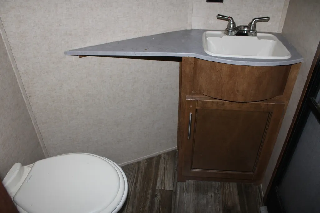 2017 Forest River Sabre 36FRP, Photos photo 31
