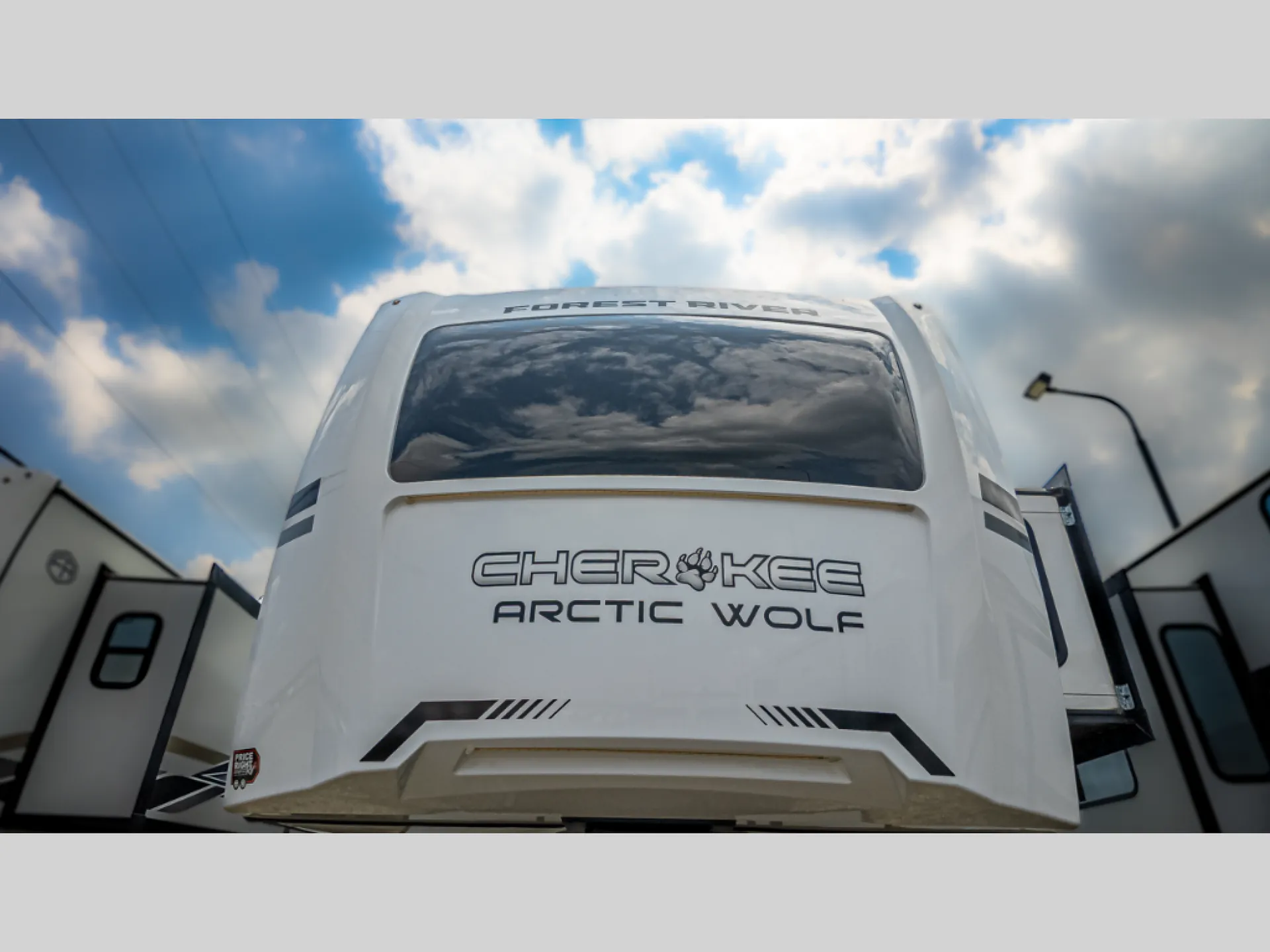 2025 Forest River Cherokee Arctic Wolf 3800DECK - Photo 4