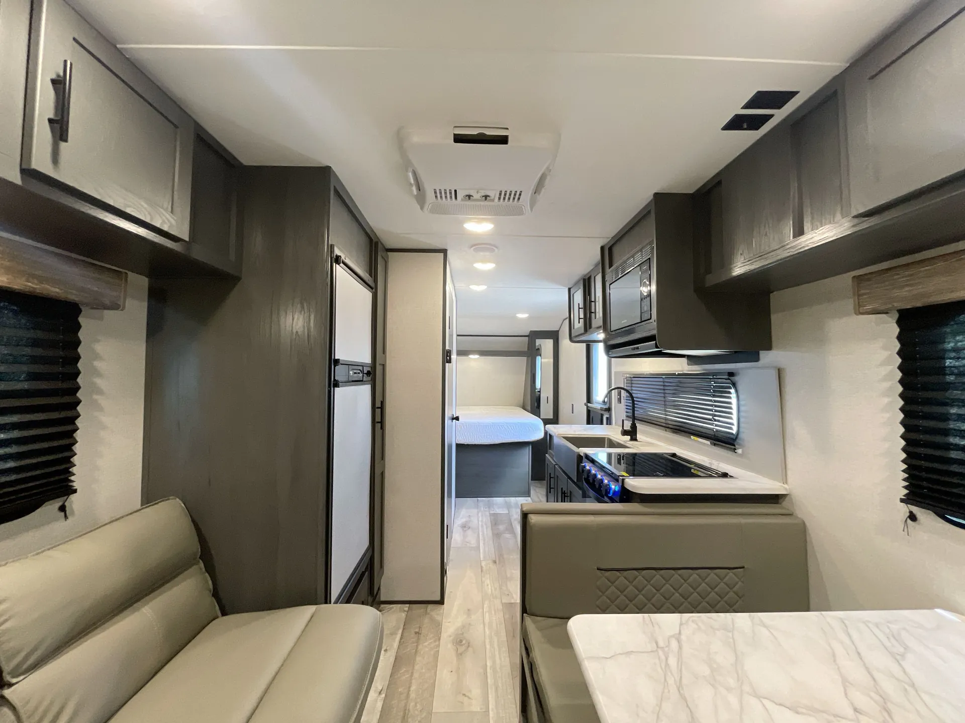 2021 Dutchmen Aspen Trail 2180RDWE — living area main