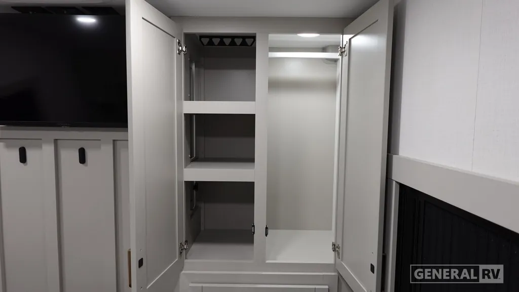 2026 Brinkley Model Z 2680, Photos photo 12