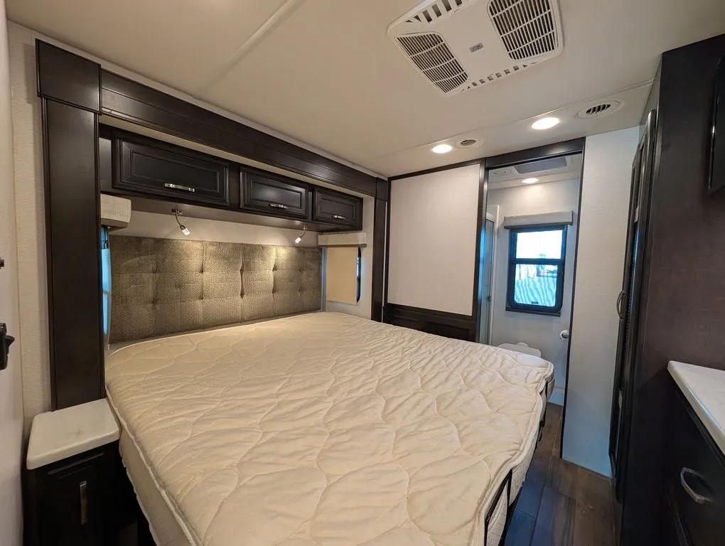 2023 Entegra Coach Accolade 37K, Photos photo 33