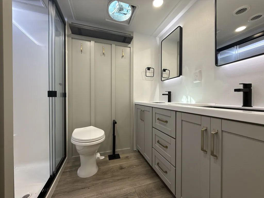 2026 Brinkley Model Z 3600, Photos photo 32