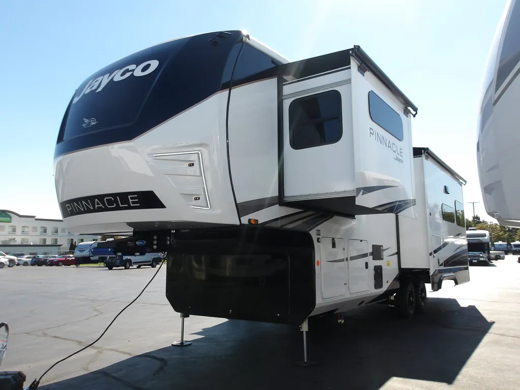 2027 Jayco Pinnacle 32RLTS, Photos photo 10
