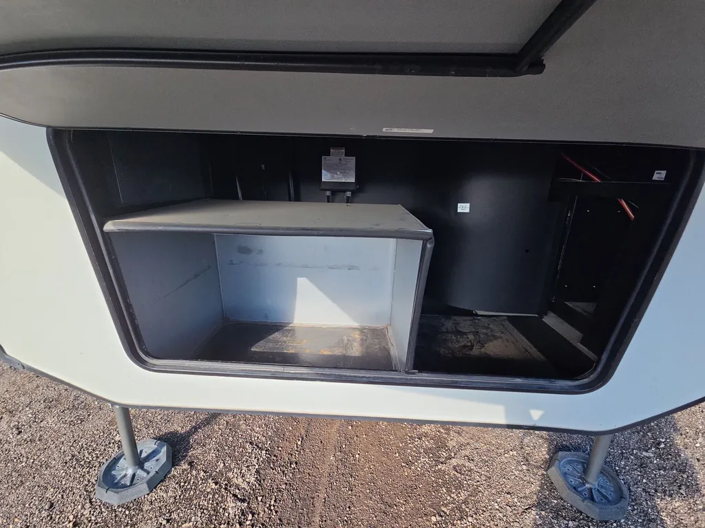 2021 Forest River Cedar Creek Champagne Edition 38EL, Photos photo 6
