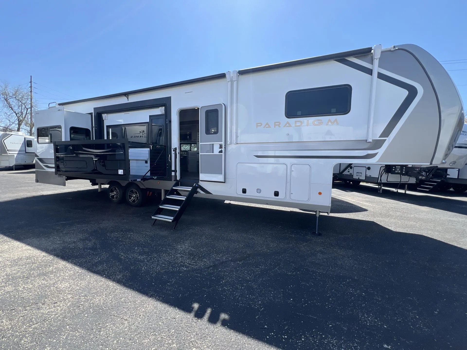 2026 Alliance RV Paradigm 388SP - Photo 2