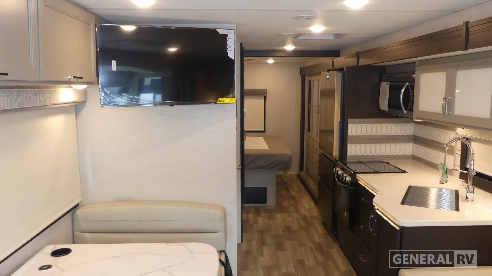 2026 Thor Motor Coach Luminate MM30 - Photo 3