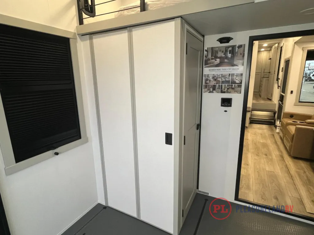 2026 Brinkley Model G 3520, Photos photo 13
