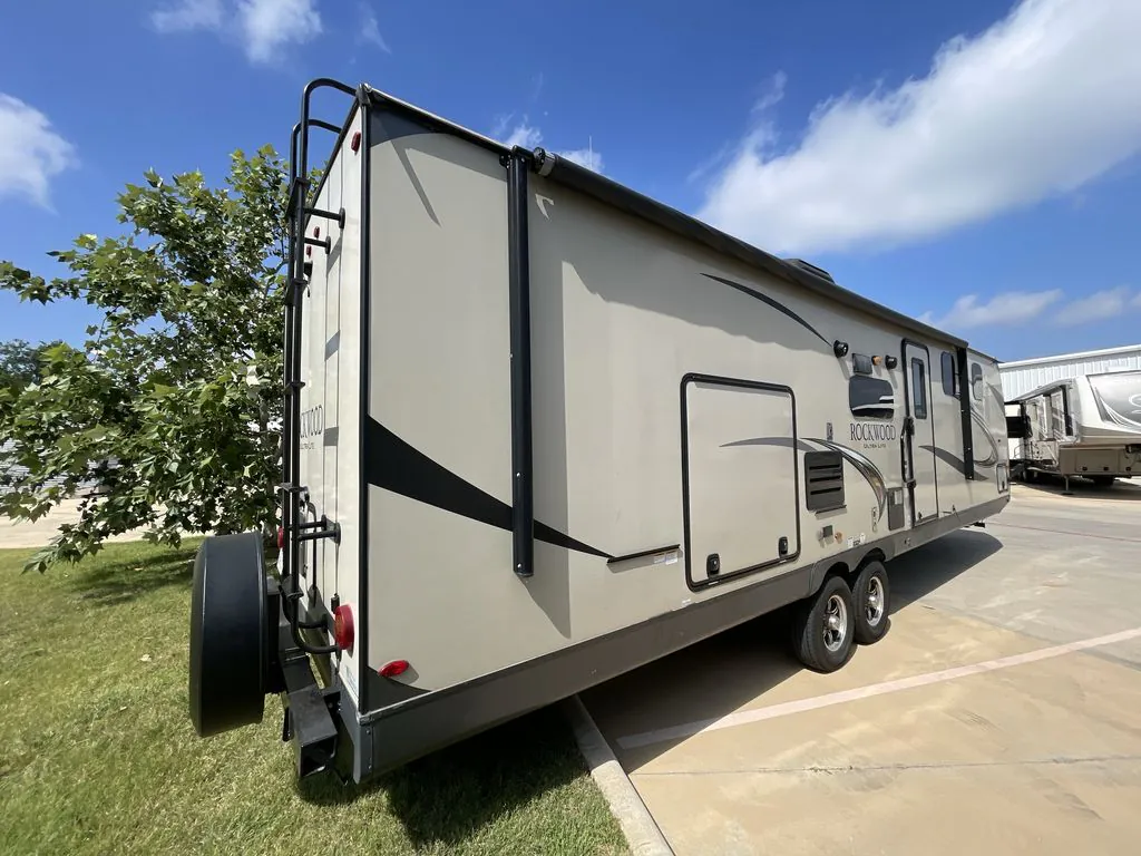 2019 Forest River Rockwood Ultra Lite 2912BS — Photo 6