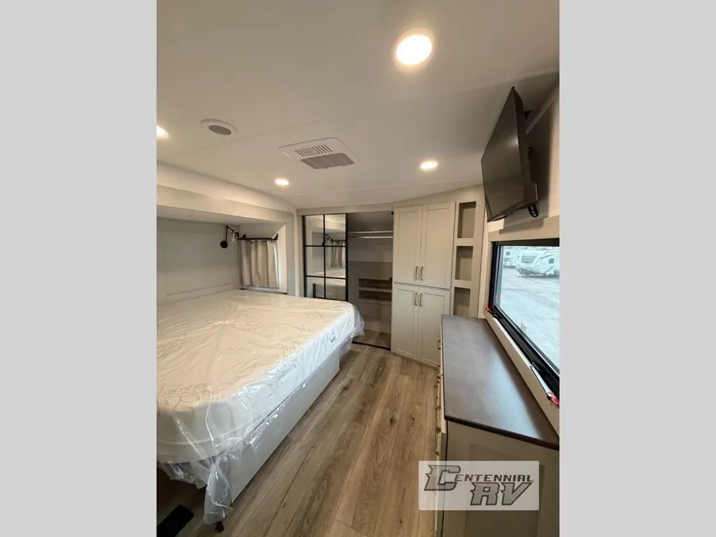 2026 Brinkley Model Z 3600, Photos photo 36