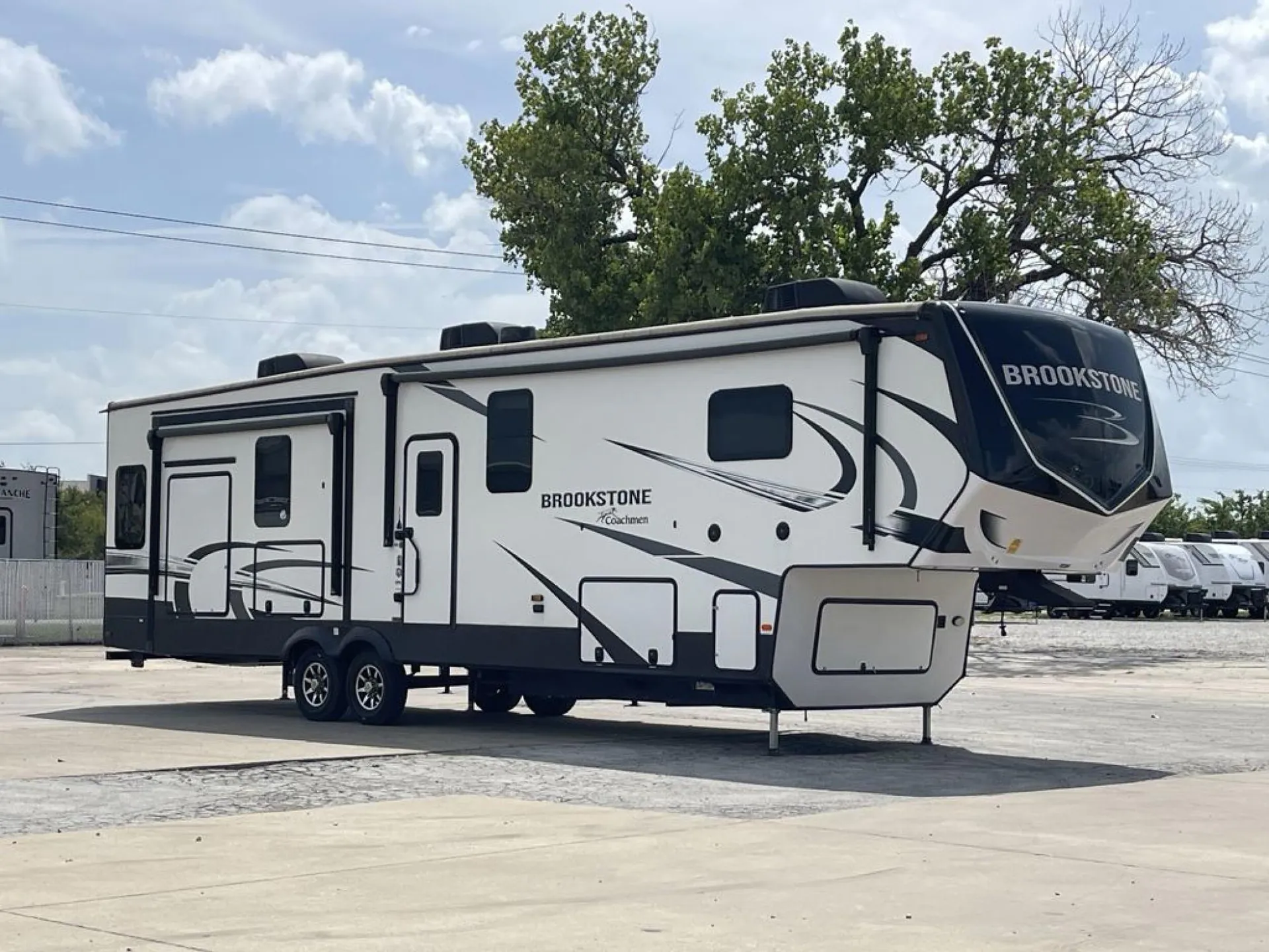 2023 Coachmen Brookstone 352RLD - Photo 2
