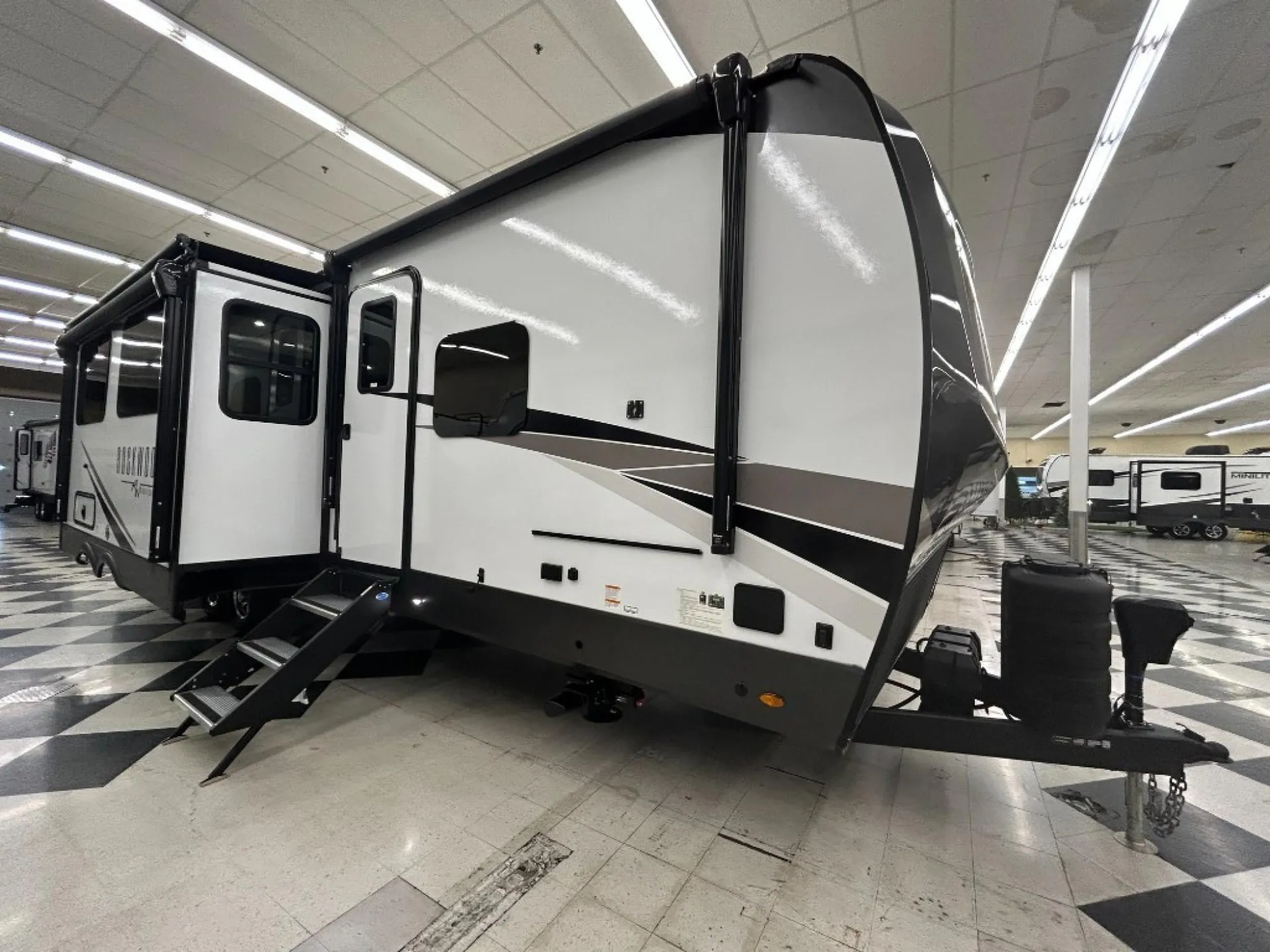 2025 Forest River Rockwood Signature 8338DB - Photo 2