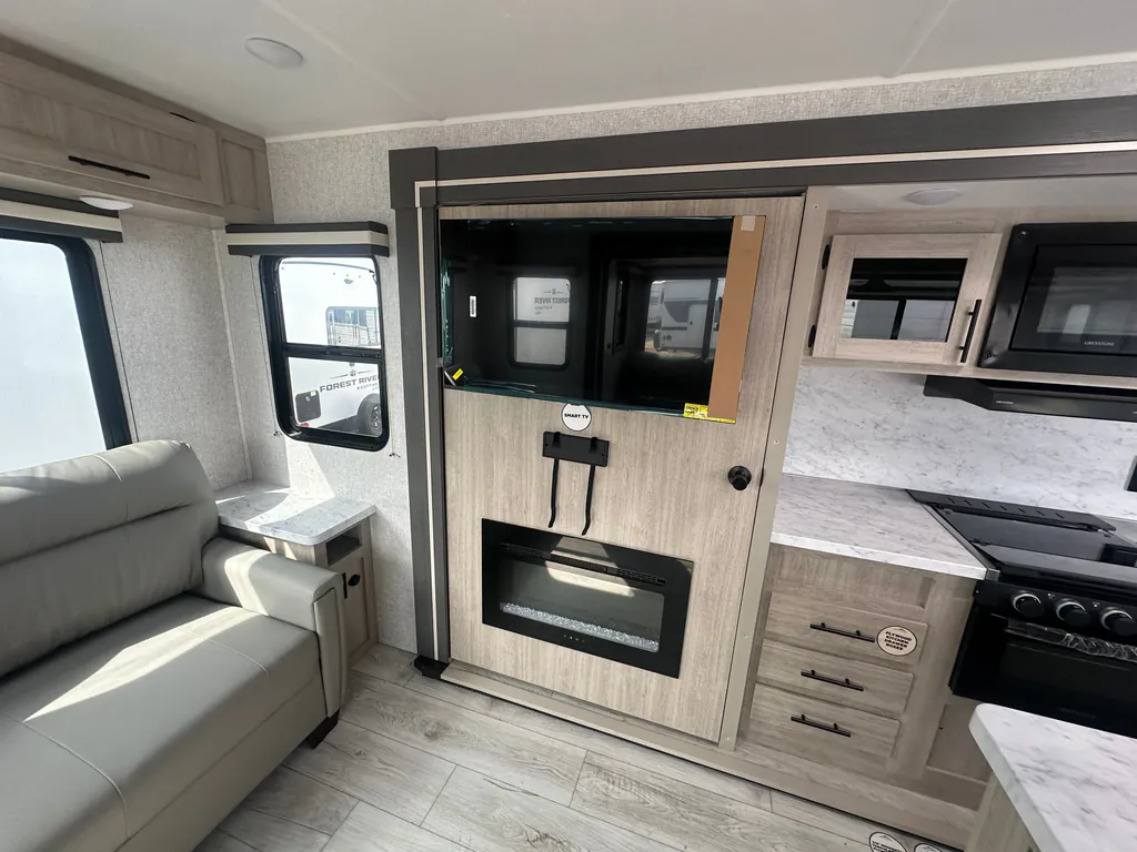 2026 East to West Della Terra 272RL, Photos photo 38