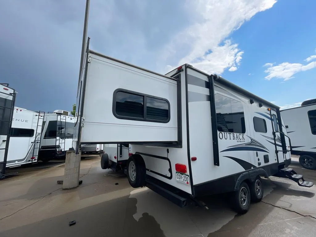 2019 Keystone Outback Ultra-Lite 210URS - Photo 4