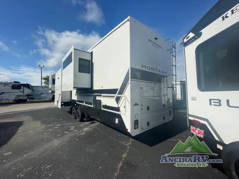 2027 Keystone RV Montana 3800FL - Photo 4