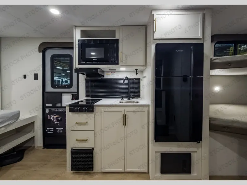 2027 Grand Design Transcend One 161DB - Photo 4