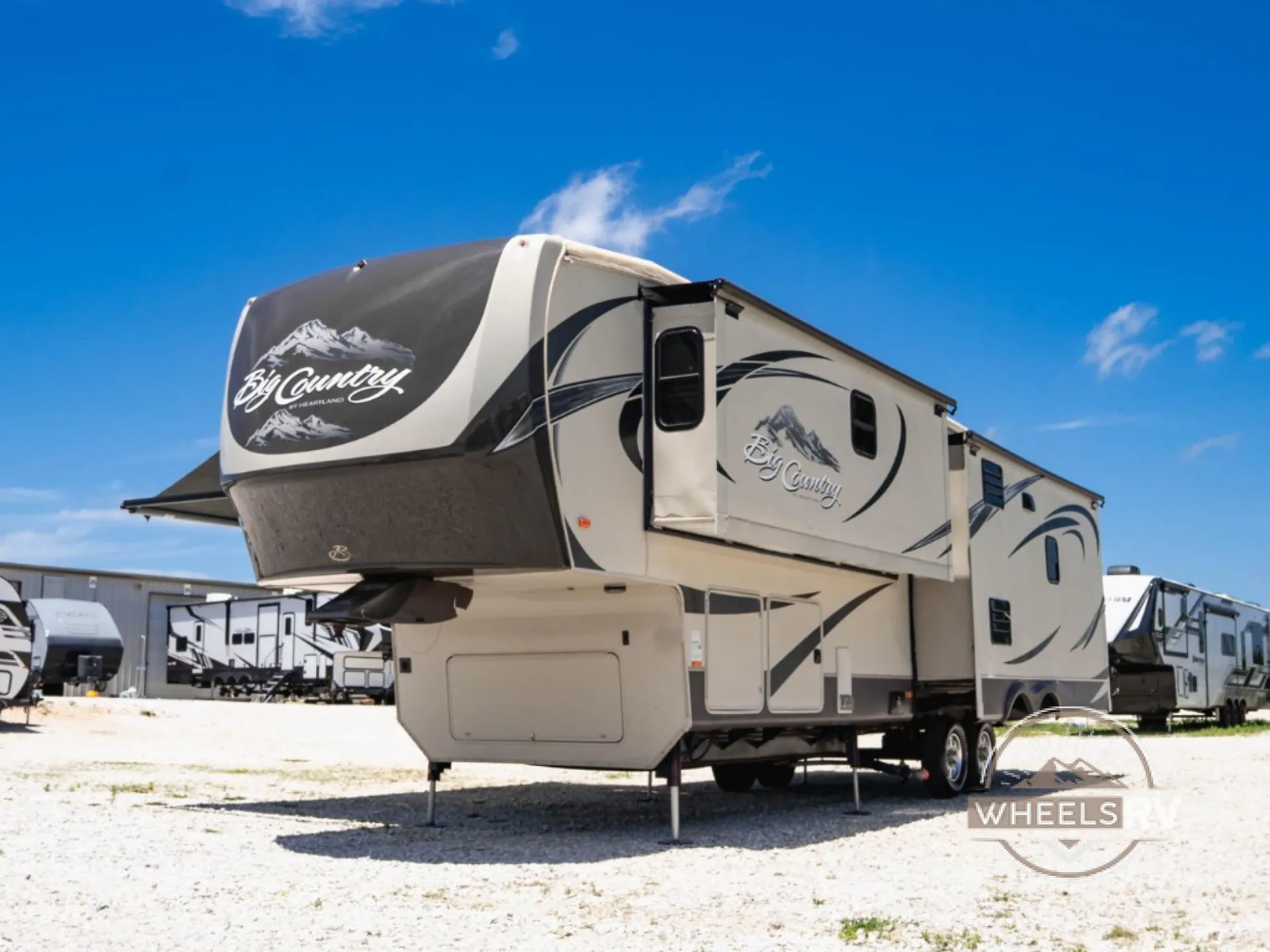 2014 Heartland Big Country 3450TS - Photo 2