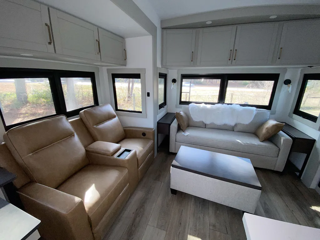2026 Brinkley Model Z 3600, Photos photo 14