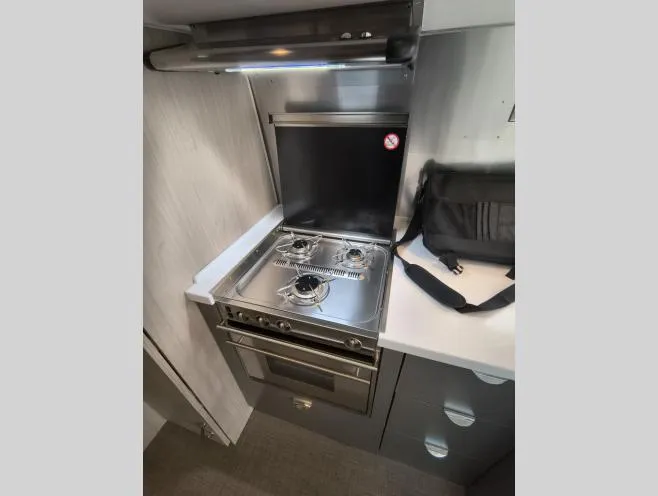 2023 Airstream Globetrotter 27FB Twin - Photo 4