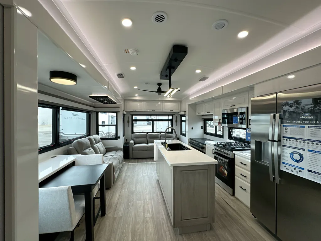 2027 Jayco Pinnacle 36FBTS, Photos photo 2