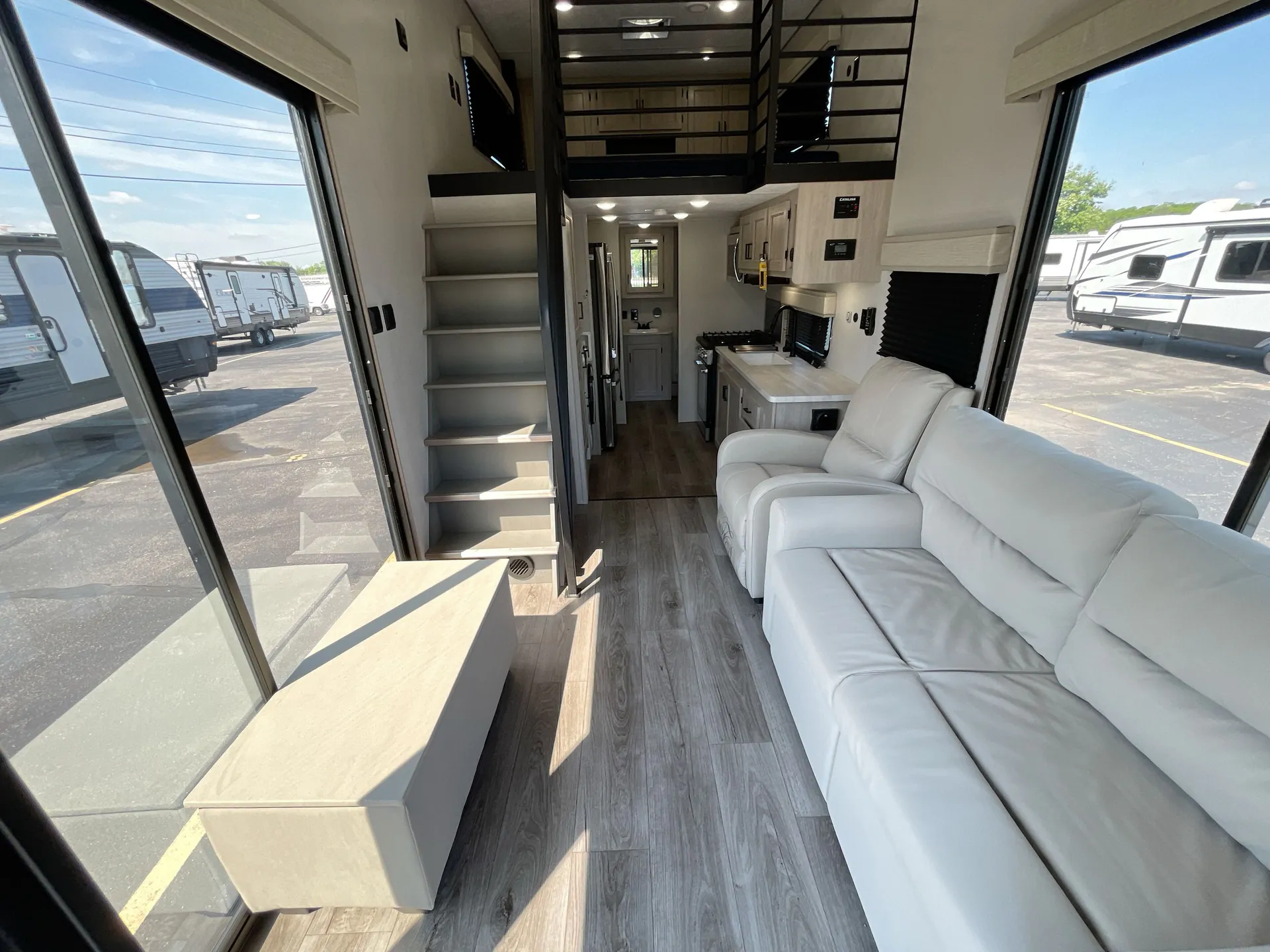 2024 Coachmen Catalina Destination 18RDL — backside