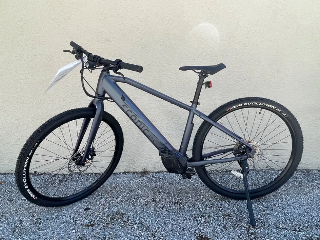 2024 ECONIC ECONIC BLACK - Main photo