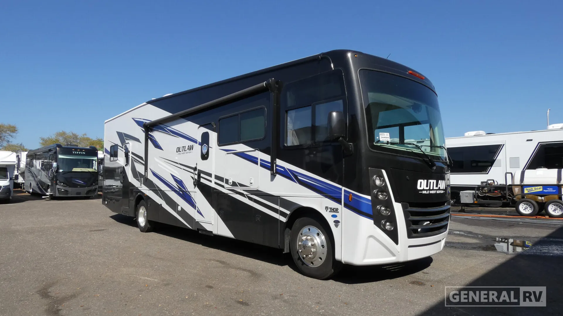 2026 Thor Motor Coach Outlaw Wild West Edition 38K - Photo 2
