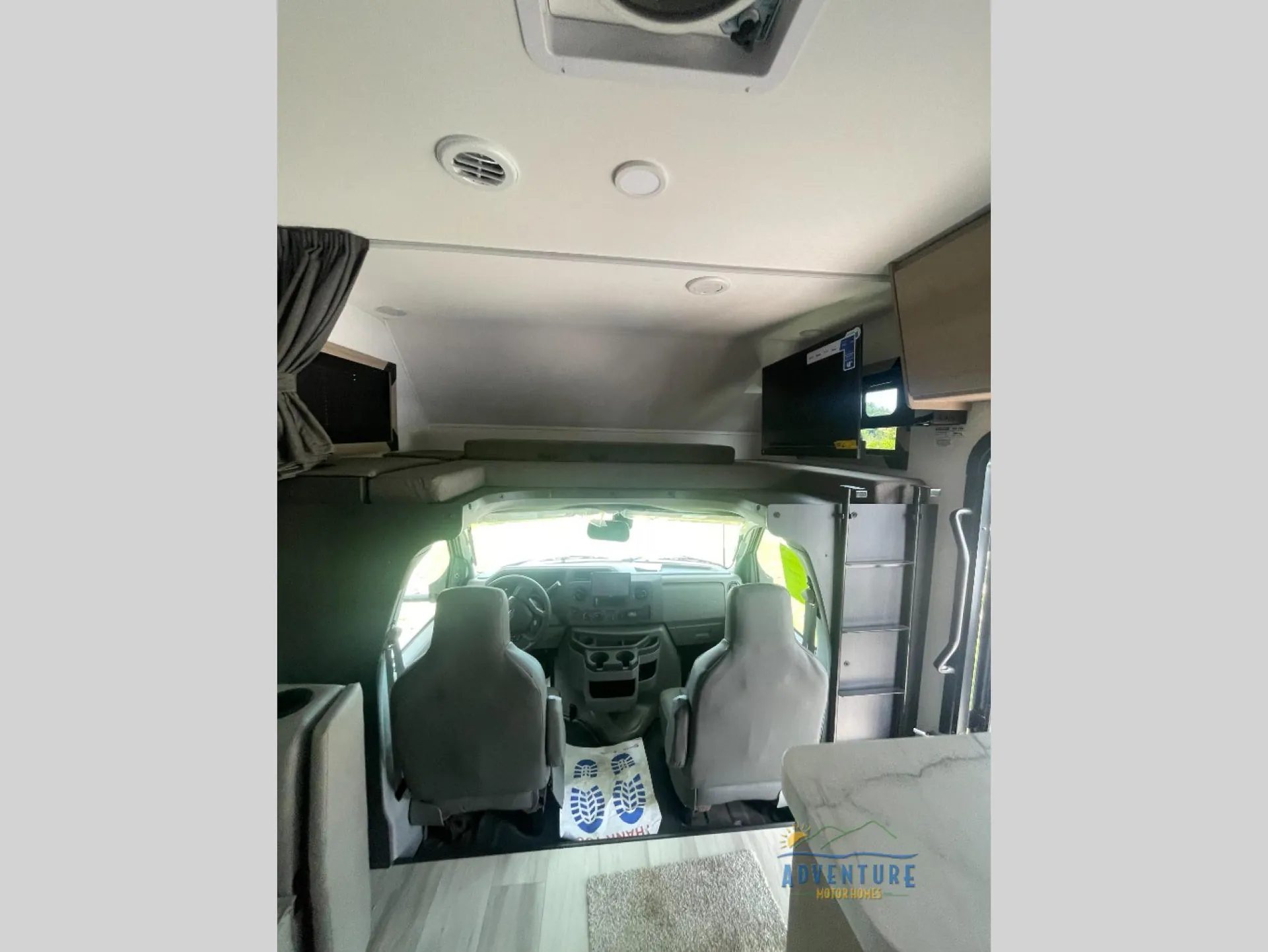 2027 Forest River Sunseeker 3150S — Photo 5