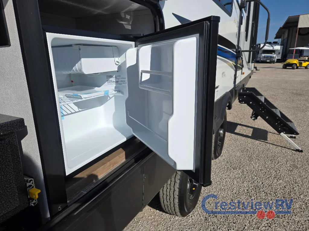 2024 Coachmen Freedom Express Ultra Lite 274RKS, Photos photo 12