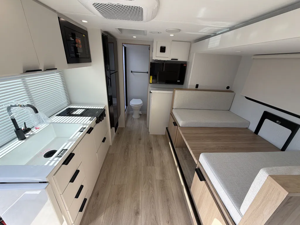 2027 Winnebago Micro Minnie 2108DS, Photos photo 5