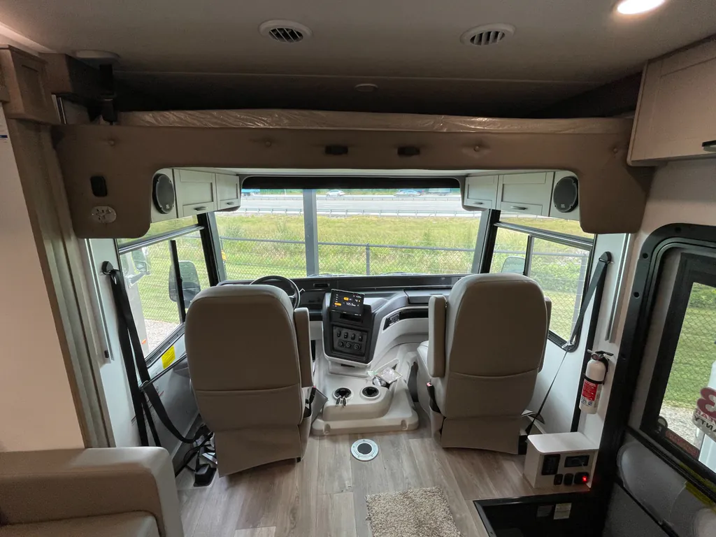 2027 Entegra Coach Vision XL 36C, Photos photo 4
