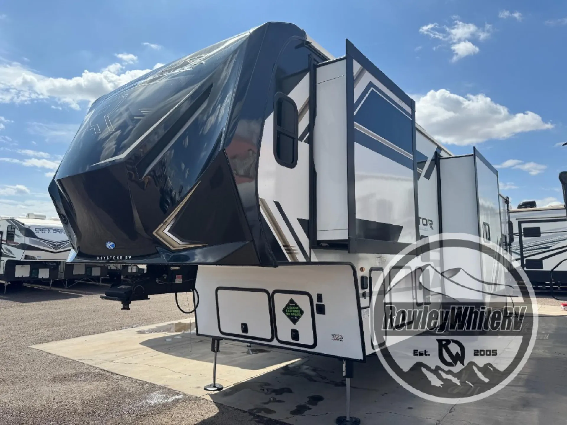 2025 Keystone Raptor Carbon Series 363 - Photo 4