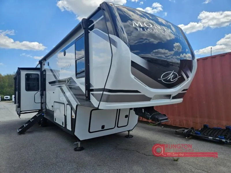 2024 Keystone Montana High Country 331RL - Photo 2