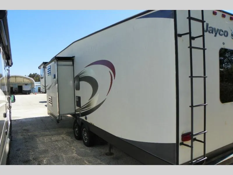 2016 Jayco Eagle 339FLQS - Photo 4