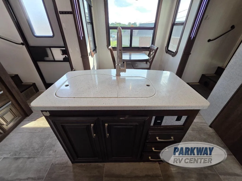 2020 Heartland Bighorn 3950FL - Photo 4