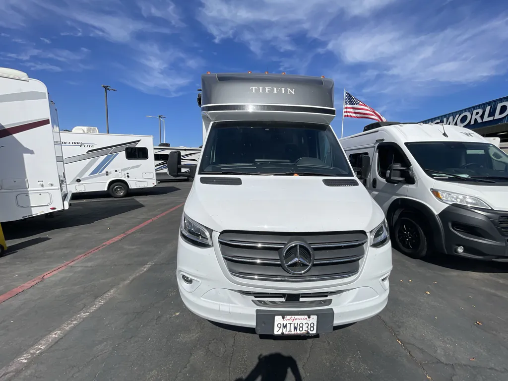 2024 Tiffin Wayfarer 25 RLW, Photos photo 4
