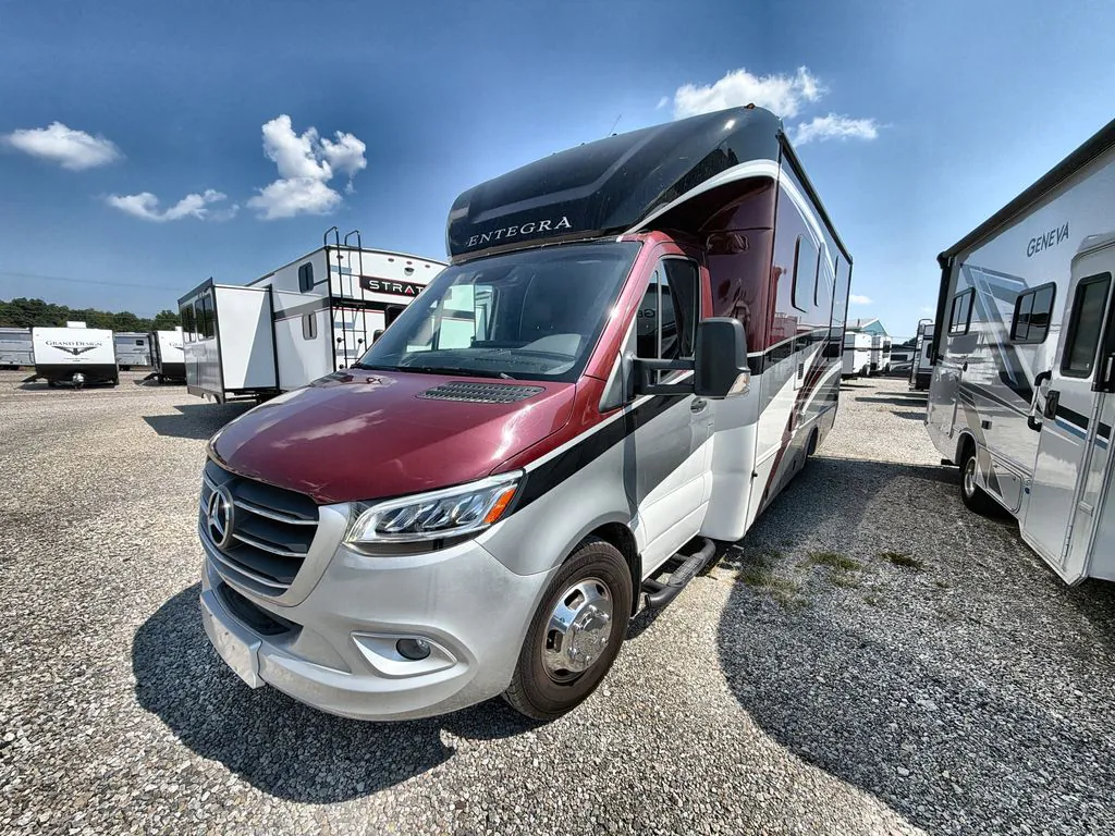 2022 Entegra Coach Qwest 24N - Photo 4