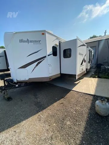 2015 Forest River Rockwood Windjammer 3025W - Photo 2