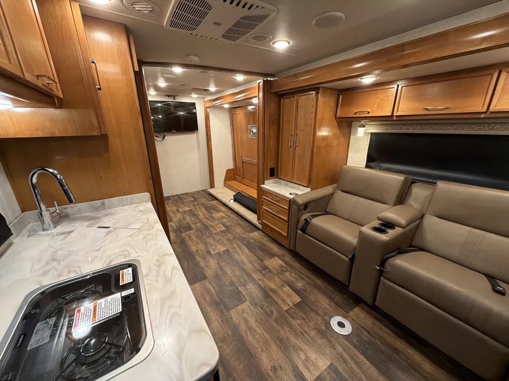 2019 Tiffin Wayfarer 24 FW, Photos photo 6