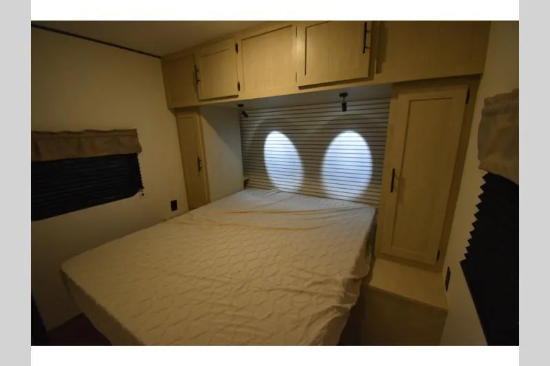 2026 Shasta RVs i-5 Edition 527BHS, Photos photo 24