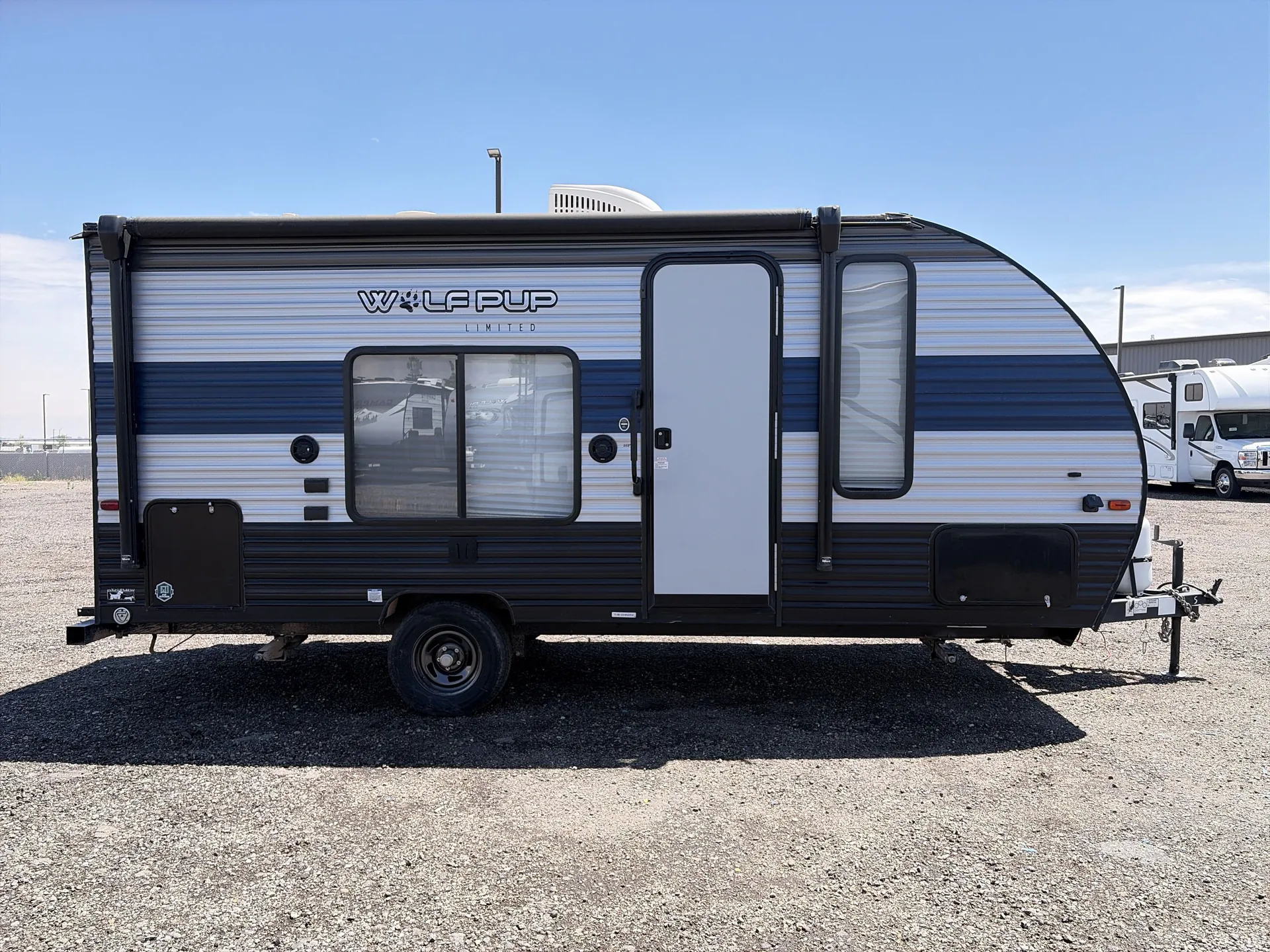 2020 Forest River Cherokee Wolf Pup 16FQ — campside