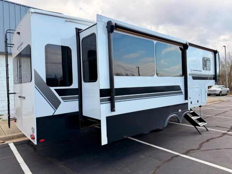 2026 Keystone Montana High Country 290RL - Photo 4