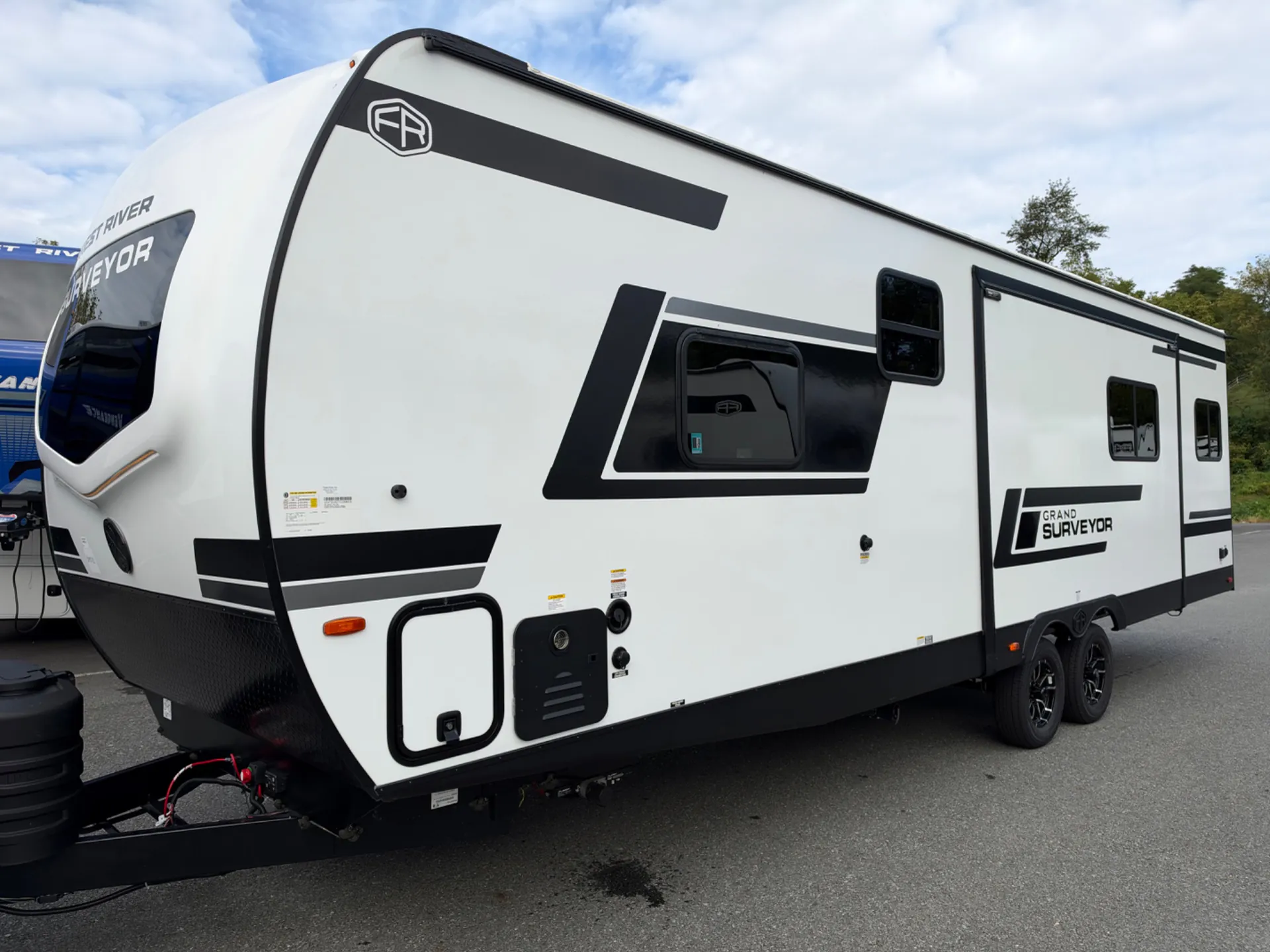 2027 Forest River Grand Surveyor 253RLS - Photo 4