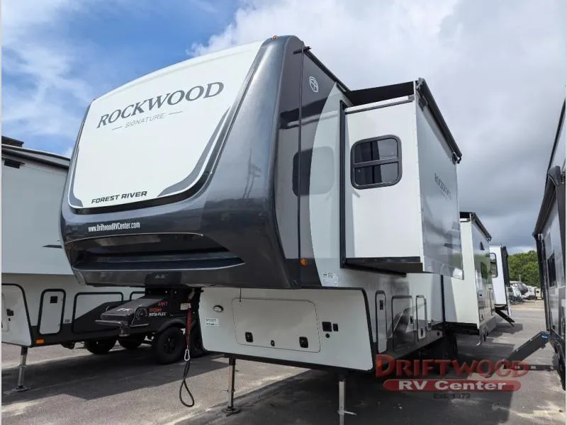 2026 Forest River Rockwood Signature R361RLS - Photo 3